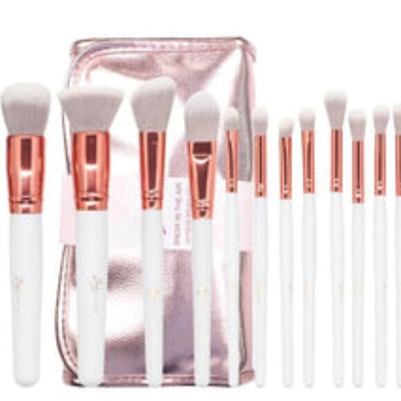 Snow in the Air Brush Set - Picture 1 of 1